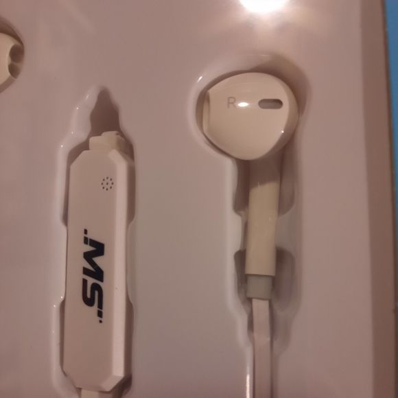 MobileSpec White Bluetooth Compatible Wireless Hi-Fi Earbuds Headphones MBS11302 - Picture 5 of 8
